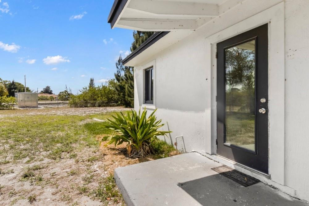 3039 Avenue J, Unit 6 Riviera Beach, FL 33404 - Photo 4 of 21 Photo 4