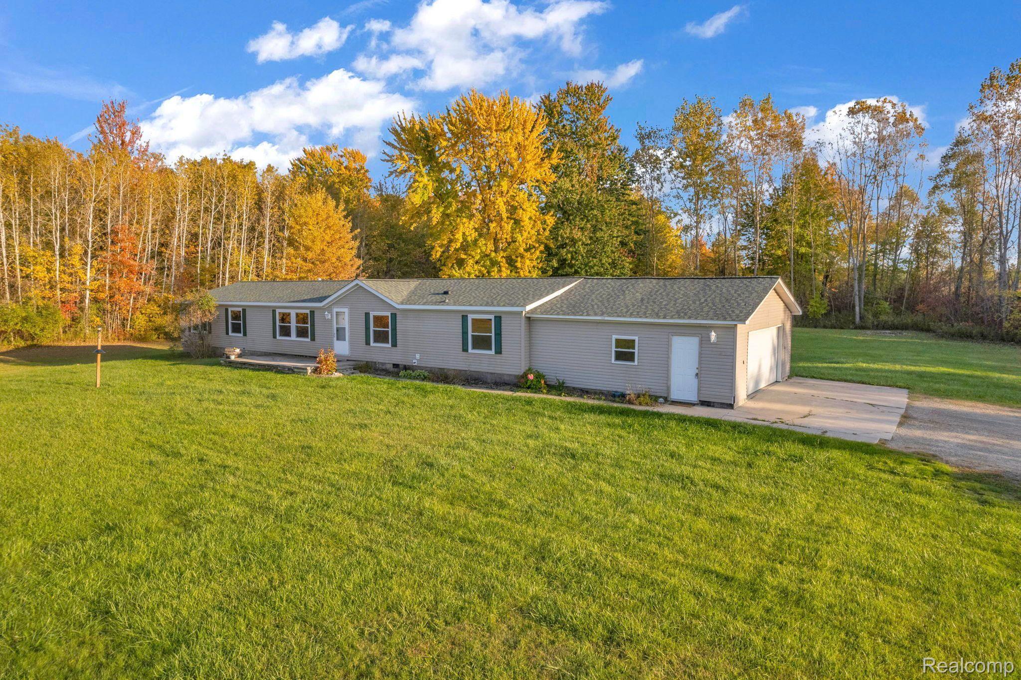 4047 Myron Road Fort Gratiot, MI 48059 - Photo 3 of 60 Gallery Image 3