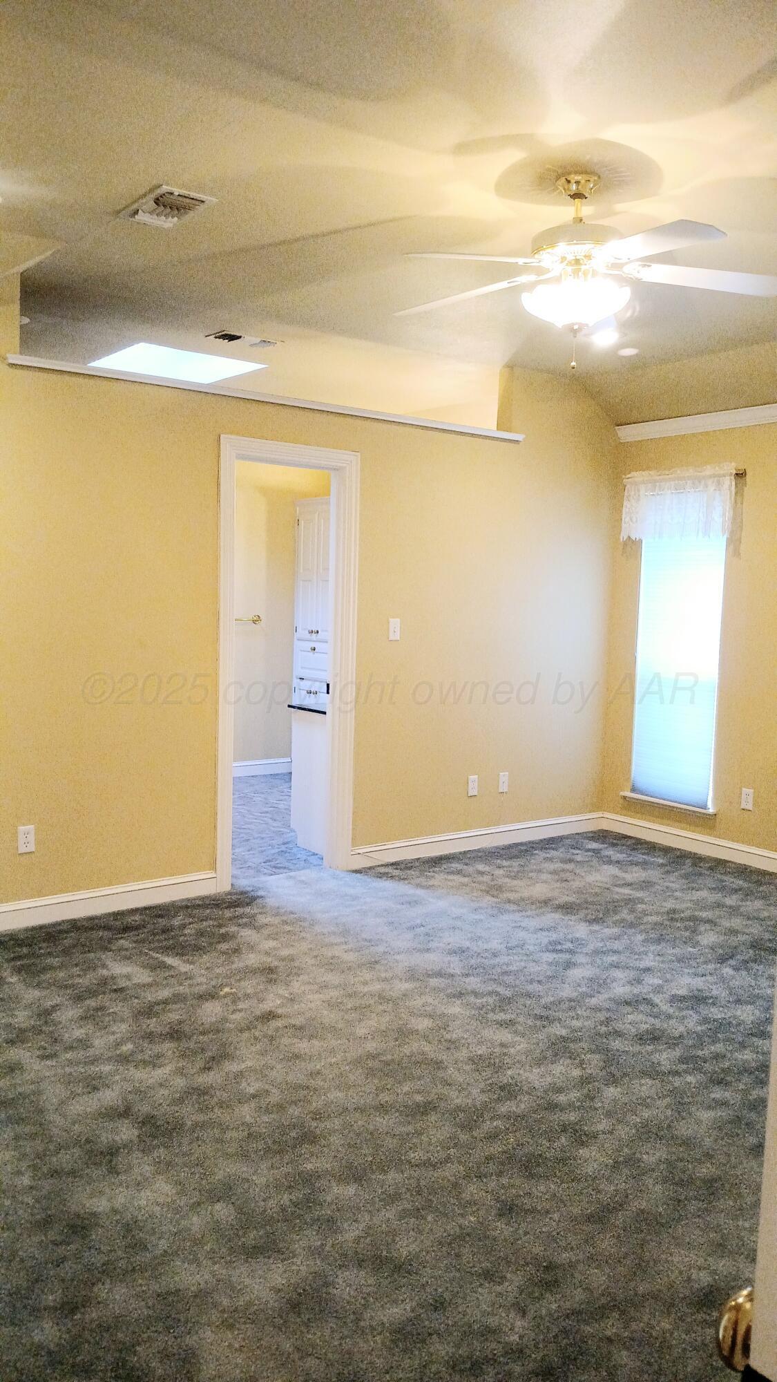 301 Robin Road Dumas, TX 79029 - Photo 6 of 14 1000034060