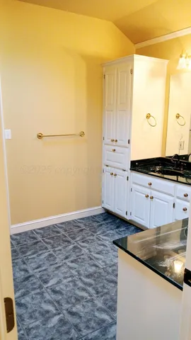 $399,999 | 301 Robin Road, Dumas, TX 79029