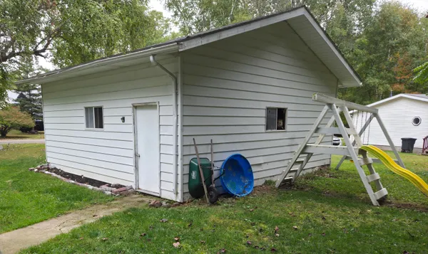 $79,900 | 1060 Carmen Drive, Weidman, MI 48893