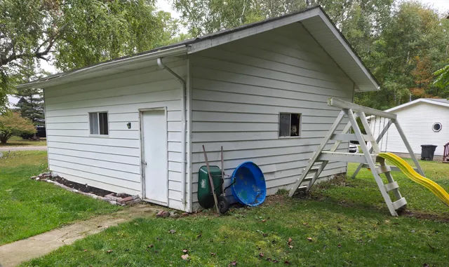 $79,900 | 1060 Carmen Drive, Weidman, MI 48893