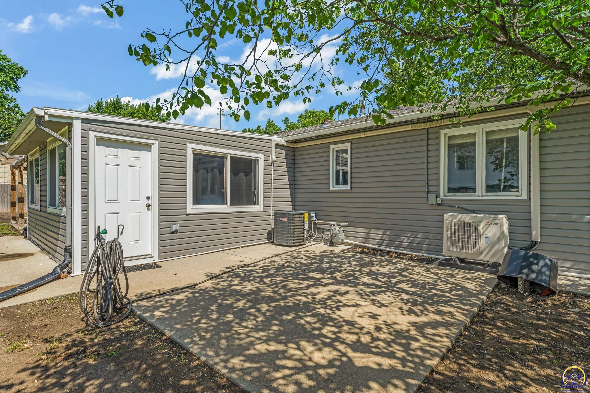 5501 Southwest 19th Street Topeka, KS 66604 - Photo 10 of 39