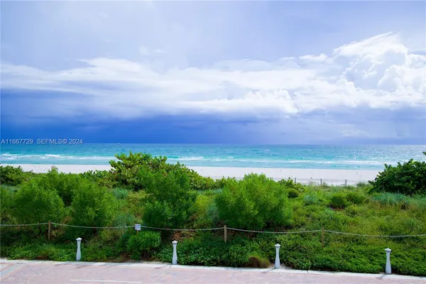 $5,000 | 5601 Collins Avenue, Unit 1614, Miami Beach, FL 33140