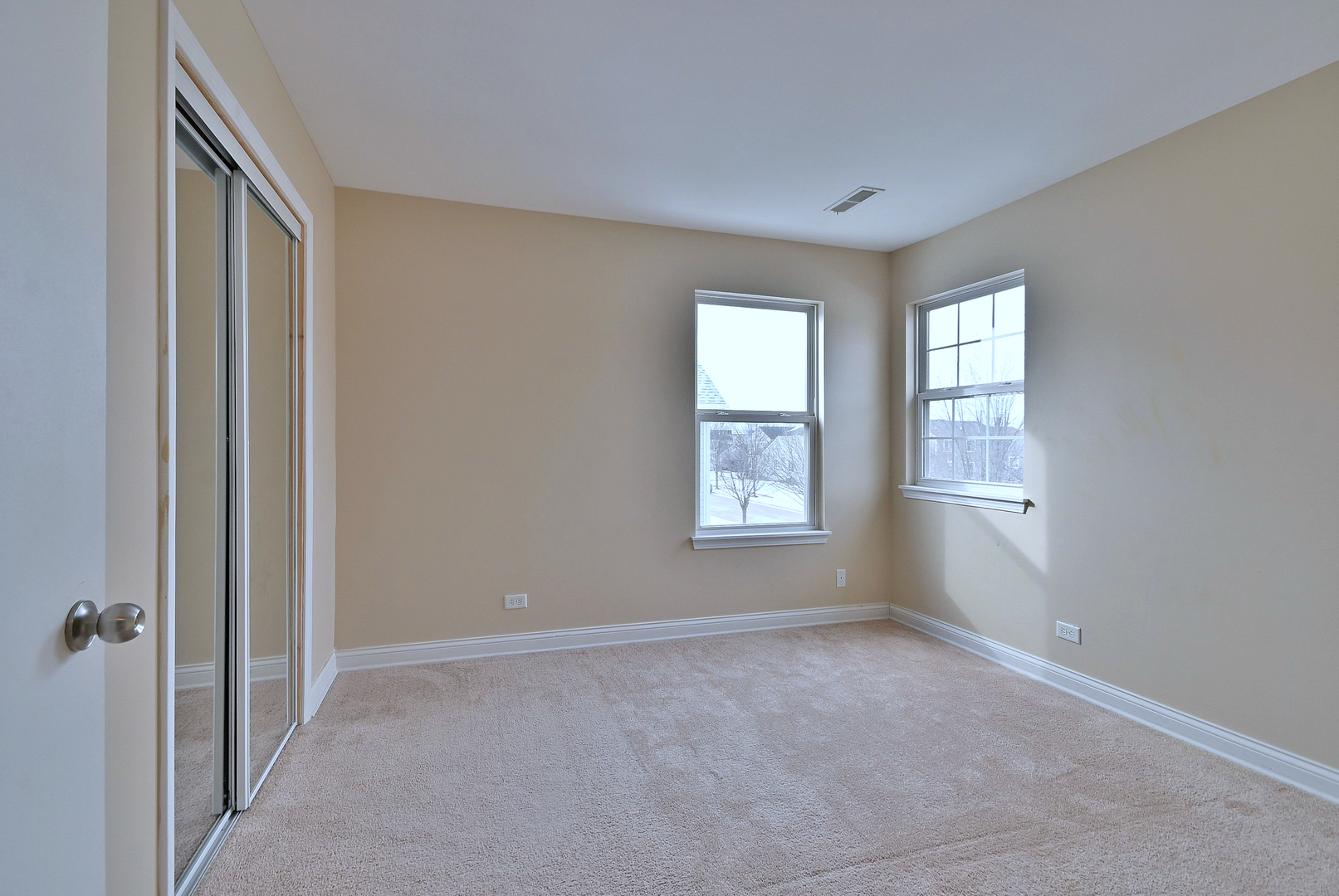 233 Pawtucket Avenue Elgin, IL 60124 - Photo 36 of 49 a view of an empty room with a window