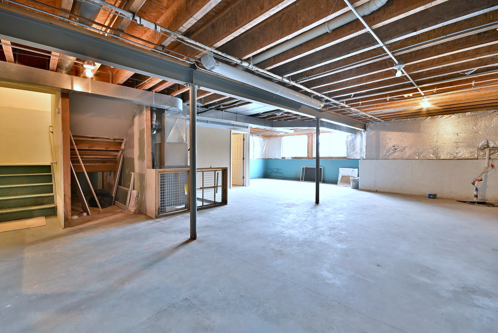 233 Pawtucket Avenue Elgin, IL 60124 - Photo 40 of 49 a view of empty room with wooden floor