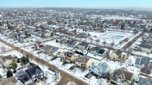 $450,000 | 233 Pawtucket Avenue, Elgin, IL 60124