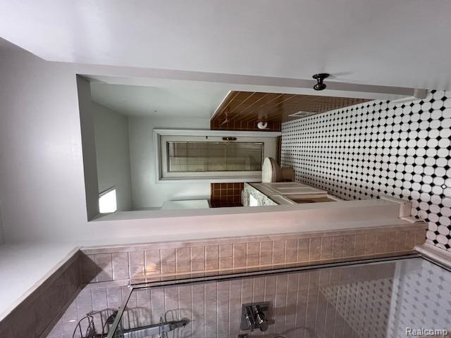 451 Maison Road Grosse Pointe Farms, MI 48236 - Photo 9 of 27