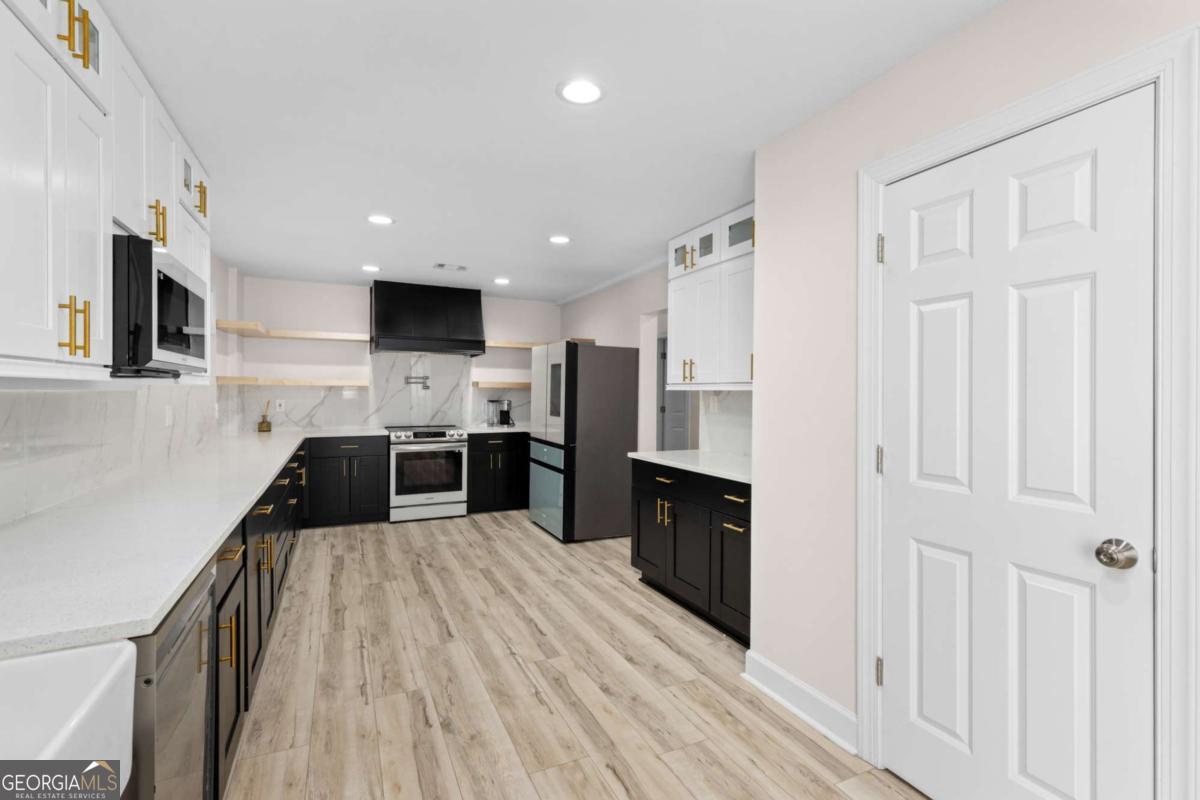 3350 Wildwood Road Suwanee, GA 30024 - Photo 11 of 96 Gallery Image 11