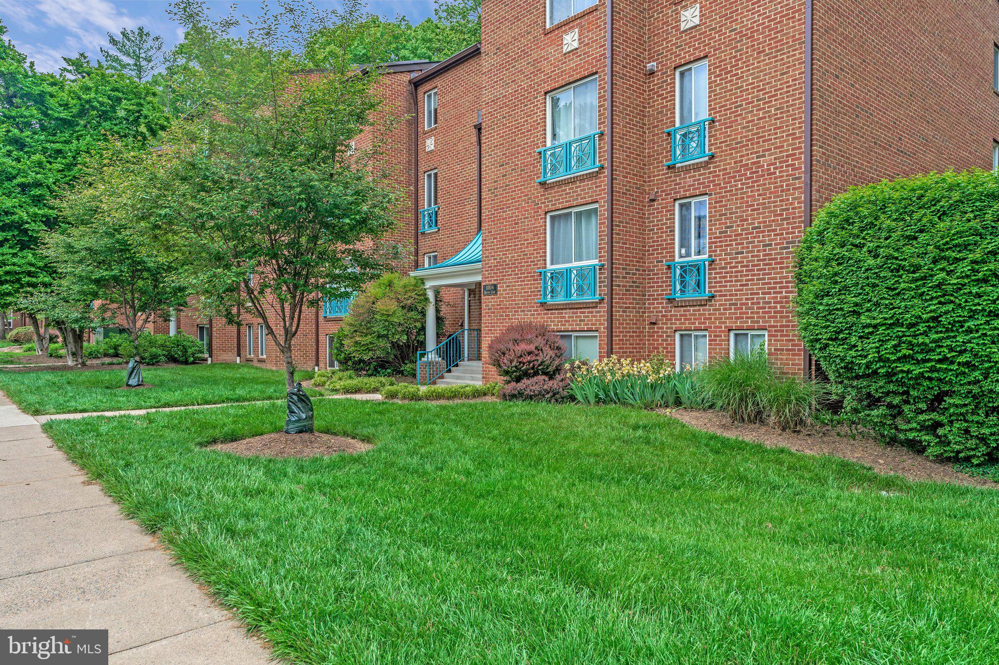 11804 Breton Court, Unit 1A Reston, VA 20191 - Photo 3 of 19 Welcome home!