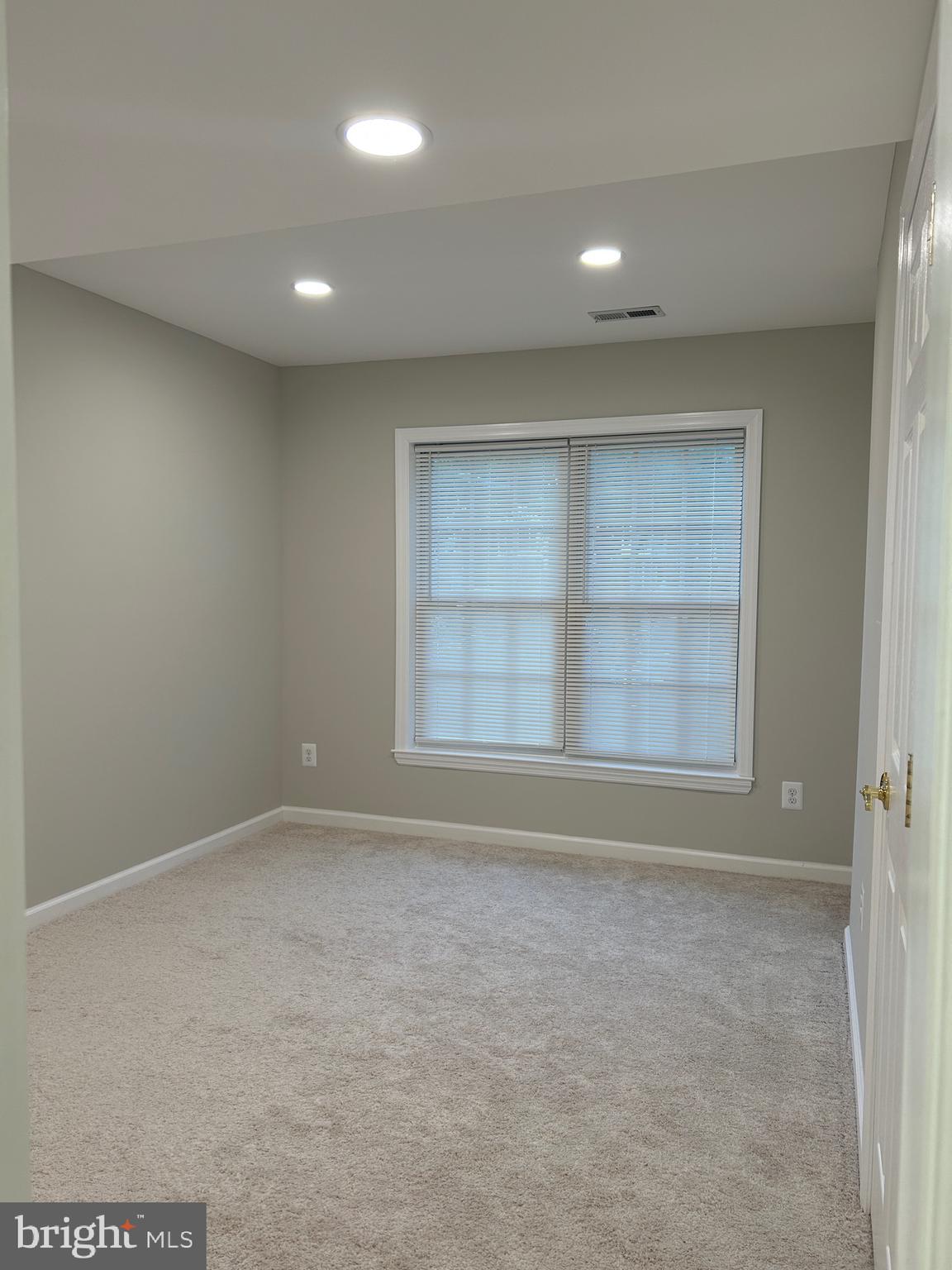 43455 Katling Square Chantilly, VA 20152 - Photo 9 of 12 a view of an empty room with a window