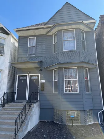 $2,000 | 6833 South Calumet Avenue, Unit 2, Chicago, IL 60637