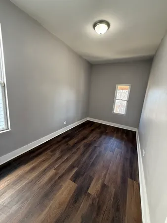 $2,000 | 6833 South Calumet Avenue, Unit 2, Chicago, IL 60637