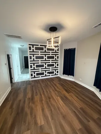 $2,000 | 6833 South Calumet Avenue, Unit 2, Chicago, IL 60637