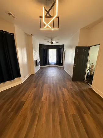 $2,000 | 6833 South Calumet Avenue, Unit 2, Chicago, IL 60637