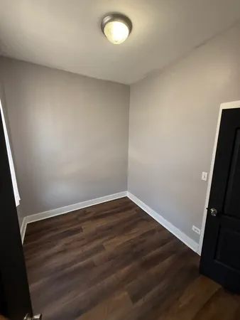 $2,000 | 6833 South Calumet Avenue, Unit 2, Chicago, IL 60637