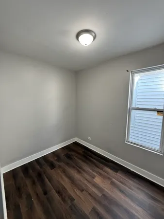 $2,000 | 6833 South Calumet Avenue, Unit 2, Chicago, IL 60637