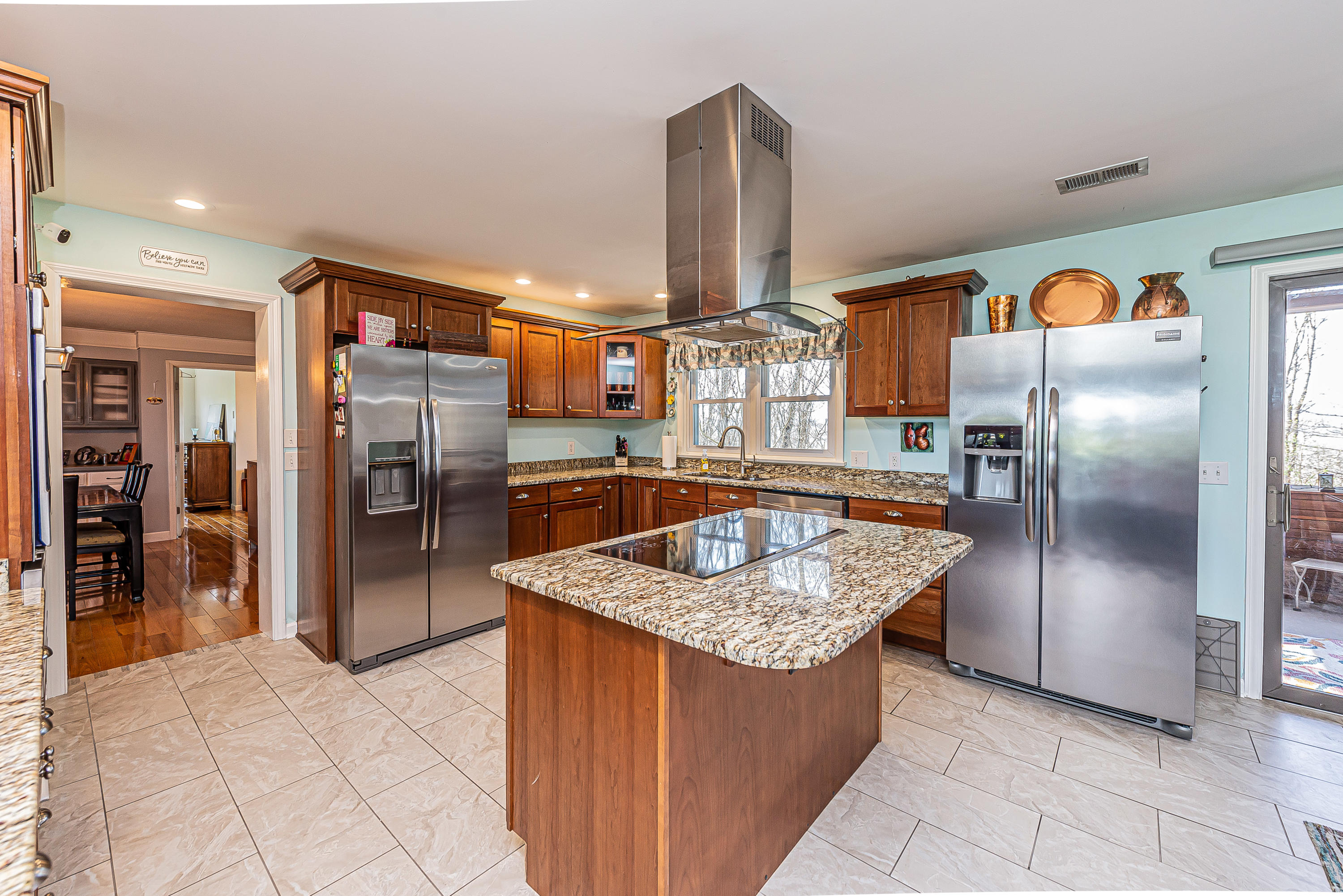 4768 Edens View Road Kingsport, TN 37664 - Photo 8 of 59 DSC_4568