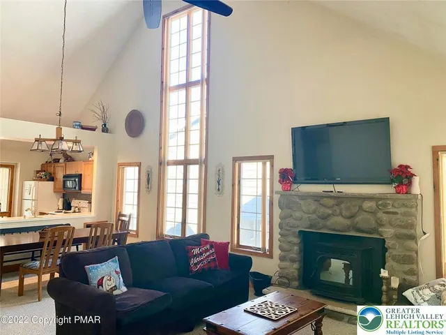 $475,000 | 50 Aspenwall Road, Lake Harmony, PA 18624