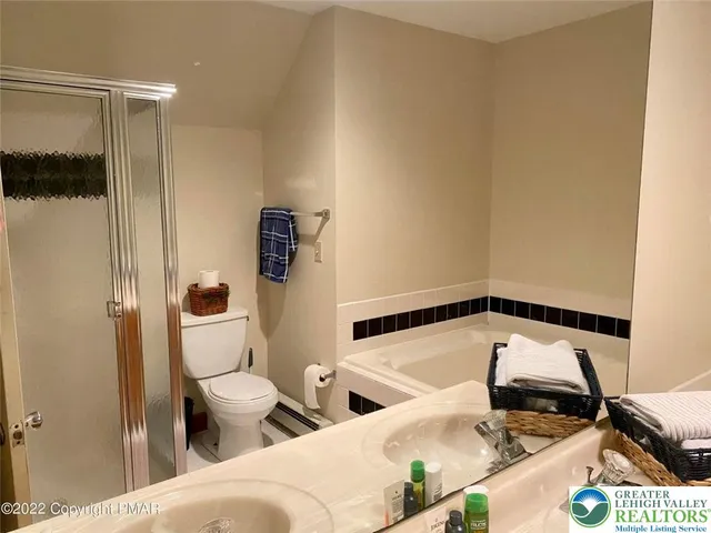 $475,000 | 50 Aspenwall Road, Lake Harmony, PA 18624