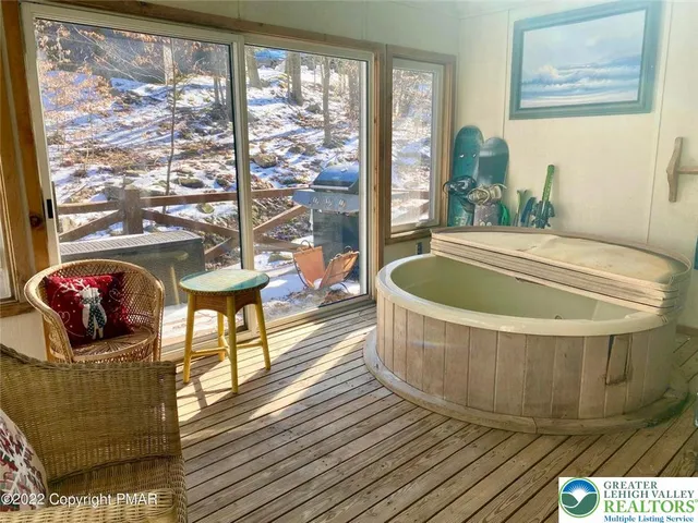 $475,000 | 50 Aspenwall Road, Lake Harmony, PA 18624