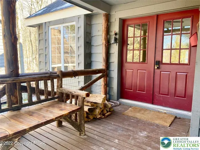 $475,000 | 50 Aspenwall Road, Lake Harmony, PA 18624