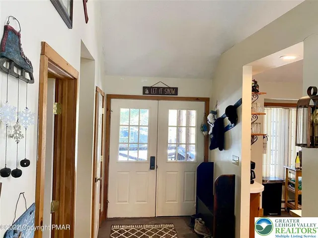 $475,000 | 50 Aspenwall Road, Lake Harmony, PA 18624