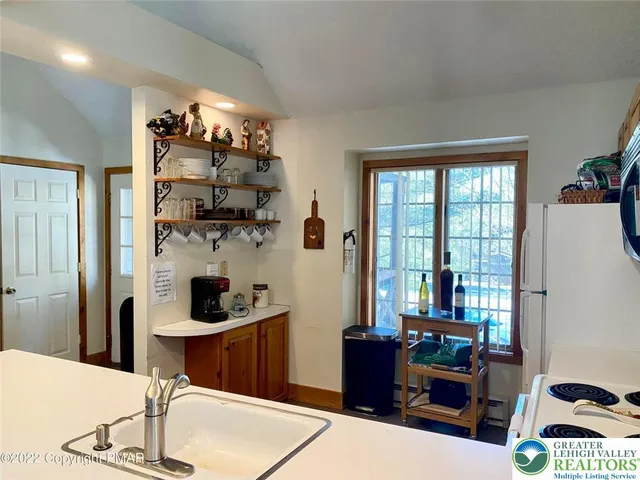 $475,000 | 50 Aspenwall Road, Lake Harmony, PA 18624