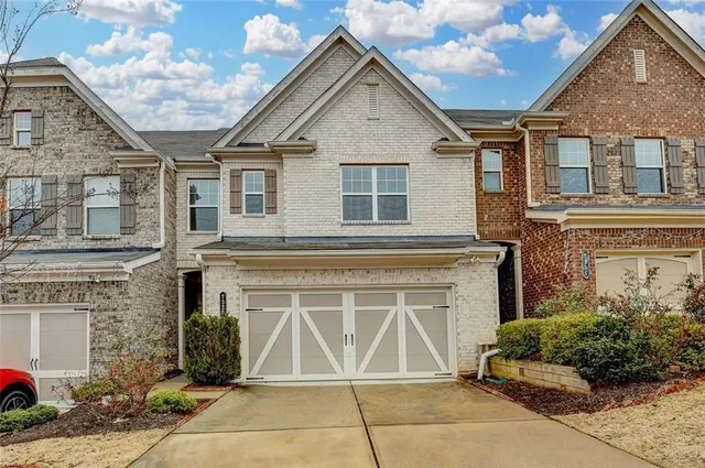 $2,550 | 7325 Heritage Oak Court, Alpharetta, GA 30004