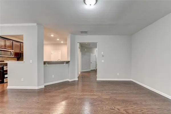 $2,550 | 7325 Heritage Oak Court, Alpharetta, GA 30004