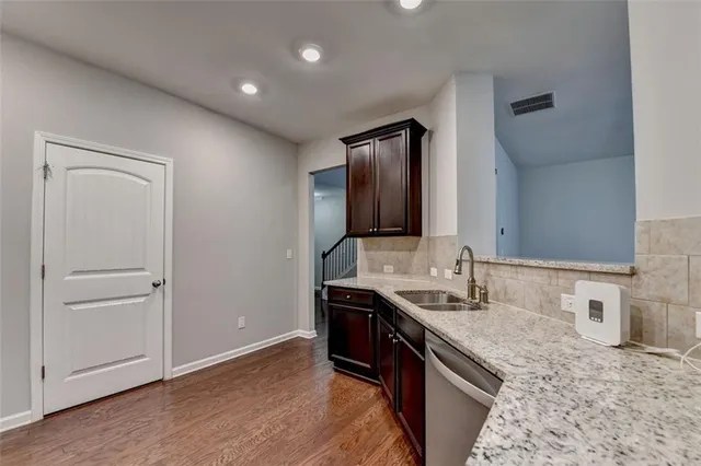 $2,550 | 7325 Heritage Oak Court, Alpharetta, GA 30004