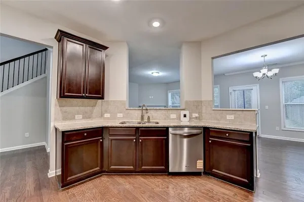 $2,550 | 7325 Heritage Oak Court, Alpharetta, GA 30004