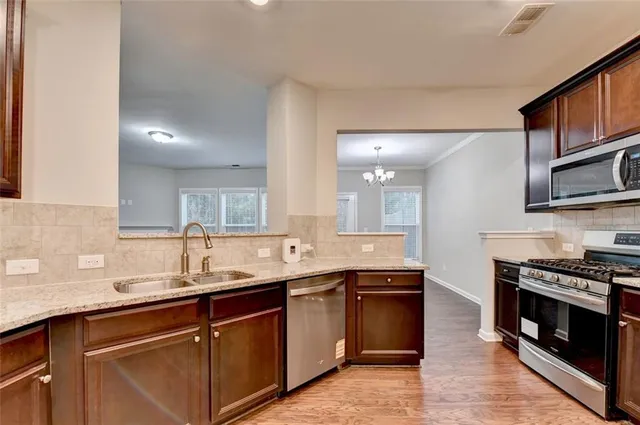 $2,550 | 7325 Heritage Oak Court, Alpharetta, GA 30004