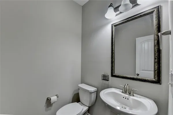 $2,550 | 7325 Heritage Oak Court, Alpharetta, GA 30004