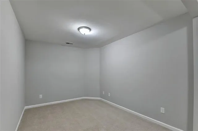 $2,550 | 7325 Heritage Oak Court, Alpharetta, GA 30004