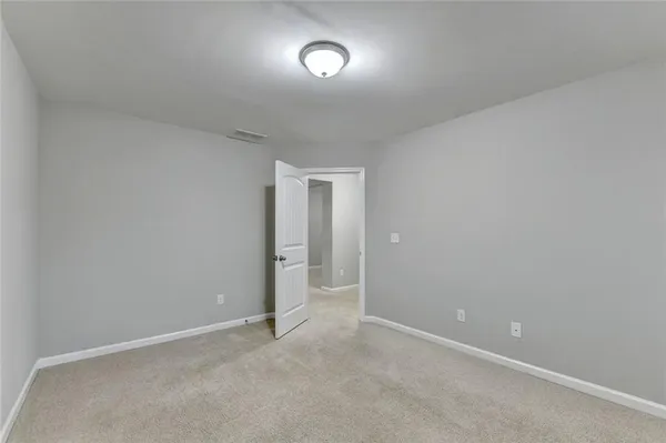 $2,550 | 7325 Heritage Oak Court, Alpharetta, GA 30004