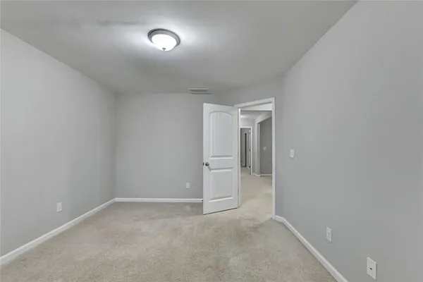 $2,550 | 7325 Heritage Oak Court, Alpharetta, GA 30004