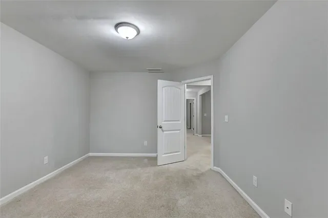 $2,550 | 7325 Heritage Oak Court, Alpharetta, GA 30004