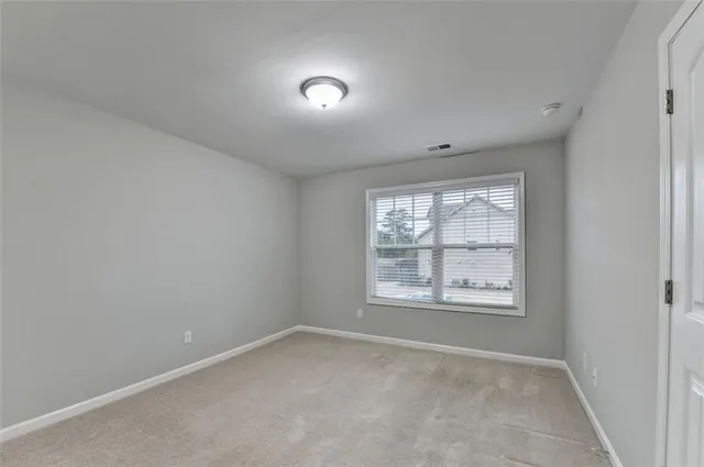 $2,550 | 7325 Heritage Oak Court, Alpharetta, GA 30004