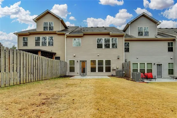 $2,550 | 7325 Heritage Oak Court, Alpharetta, GA 30004