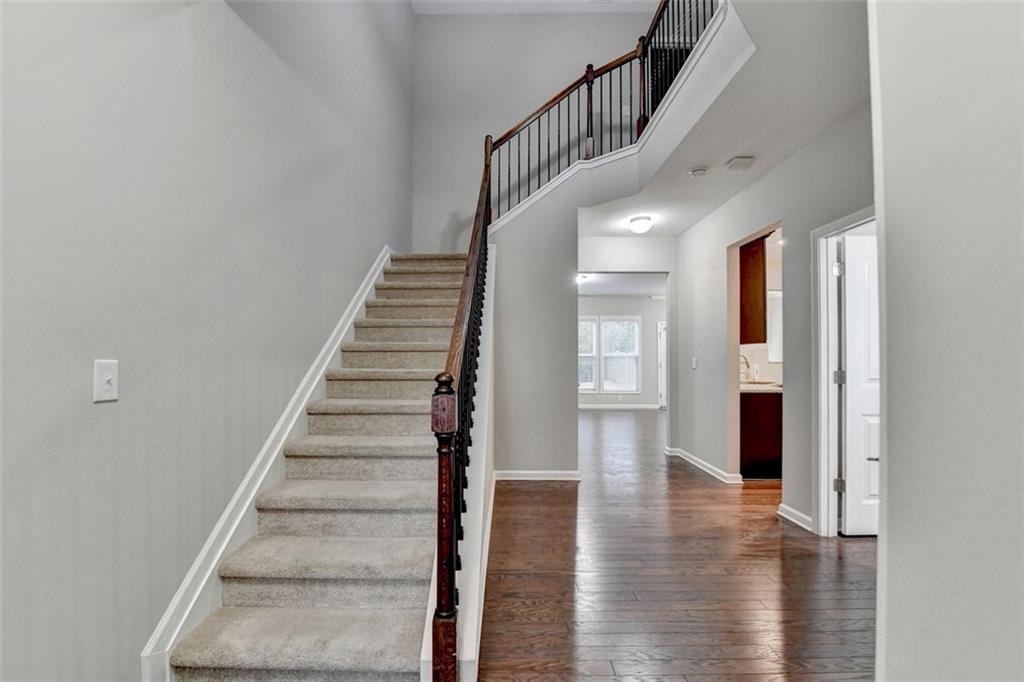 7325 Heritage Oak Court Alpharetta, GA 30004 - Photo 6 of 50