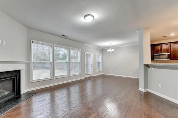 $2,550 | 7325 Heritage Oak Court, Alpharetta, GA 30004