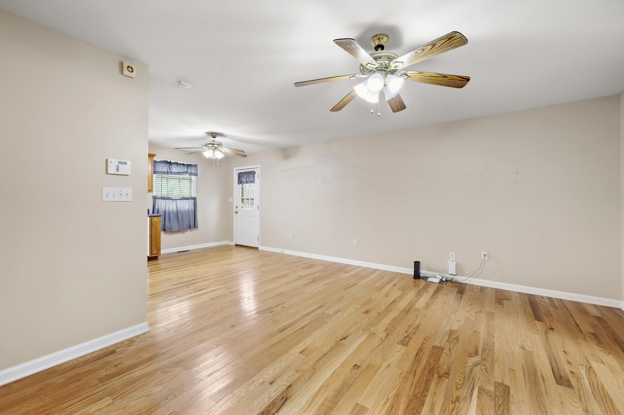 1443 Wisemantown Road Irvine, KY 40336 - Photo 6 of 27 IMG_7883