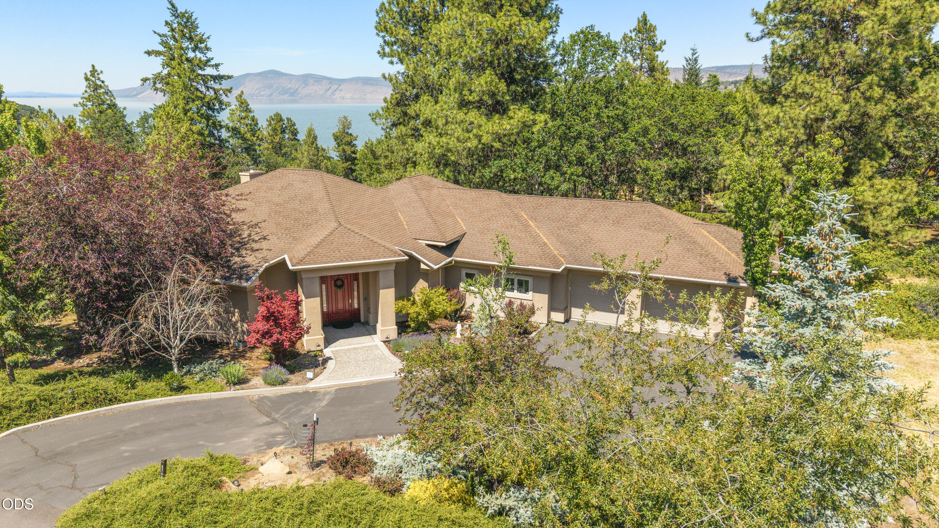 6749 Cooper's Hawk Road Klamath Falls, OR 97601 - Photo 5 of 60