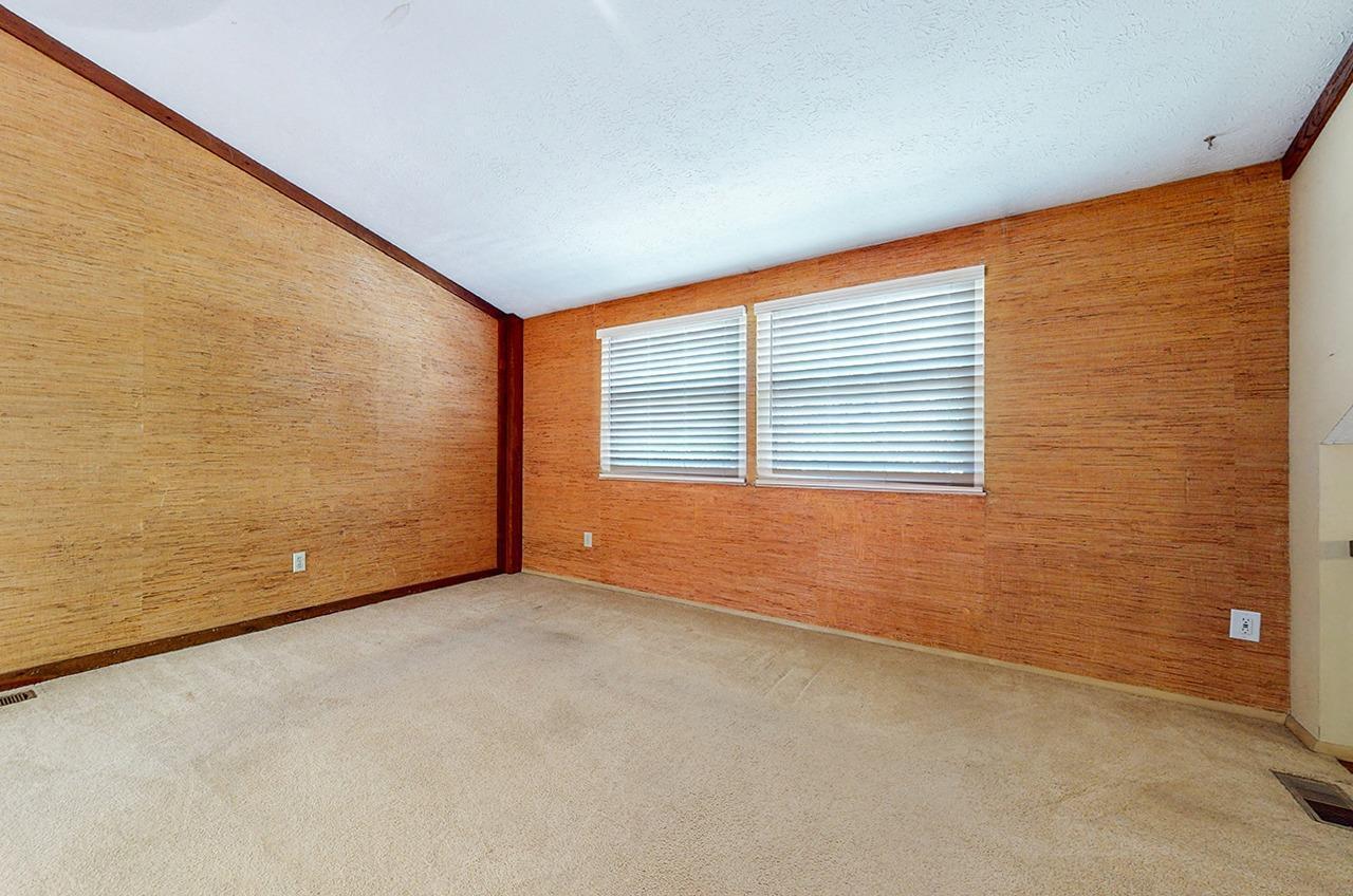 2154 8 Mile Road Cincinnati, OH 45244 - Photo 6 of 39 Gallery Image 6