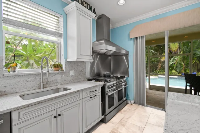 $670,000 | 4576 Thornwood Circle, Palm Beach Gardens, FL 33418