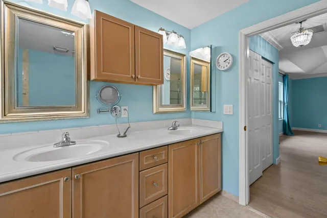 $670,000 | 4576 Thornwood Circle, Palm Beach Gardens, FL 33418