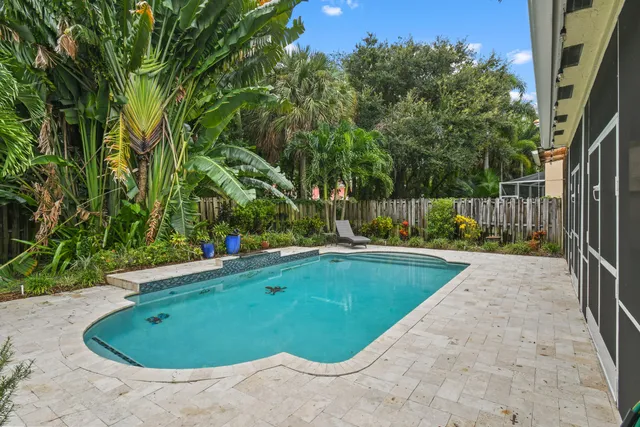 $670,000 | 4576 Thornwood Circle, Palm Beach Gardens, FL 33418