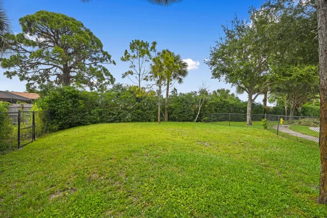 $670,000 | 4576 Thornwood Circle, Palm Beach Gardens, FL 33418