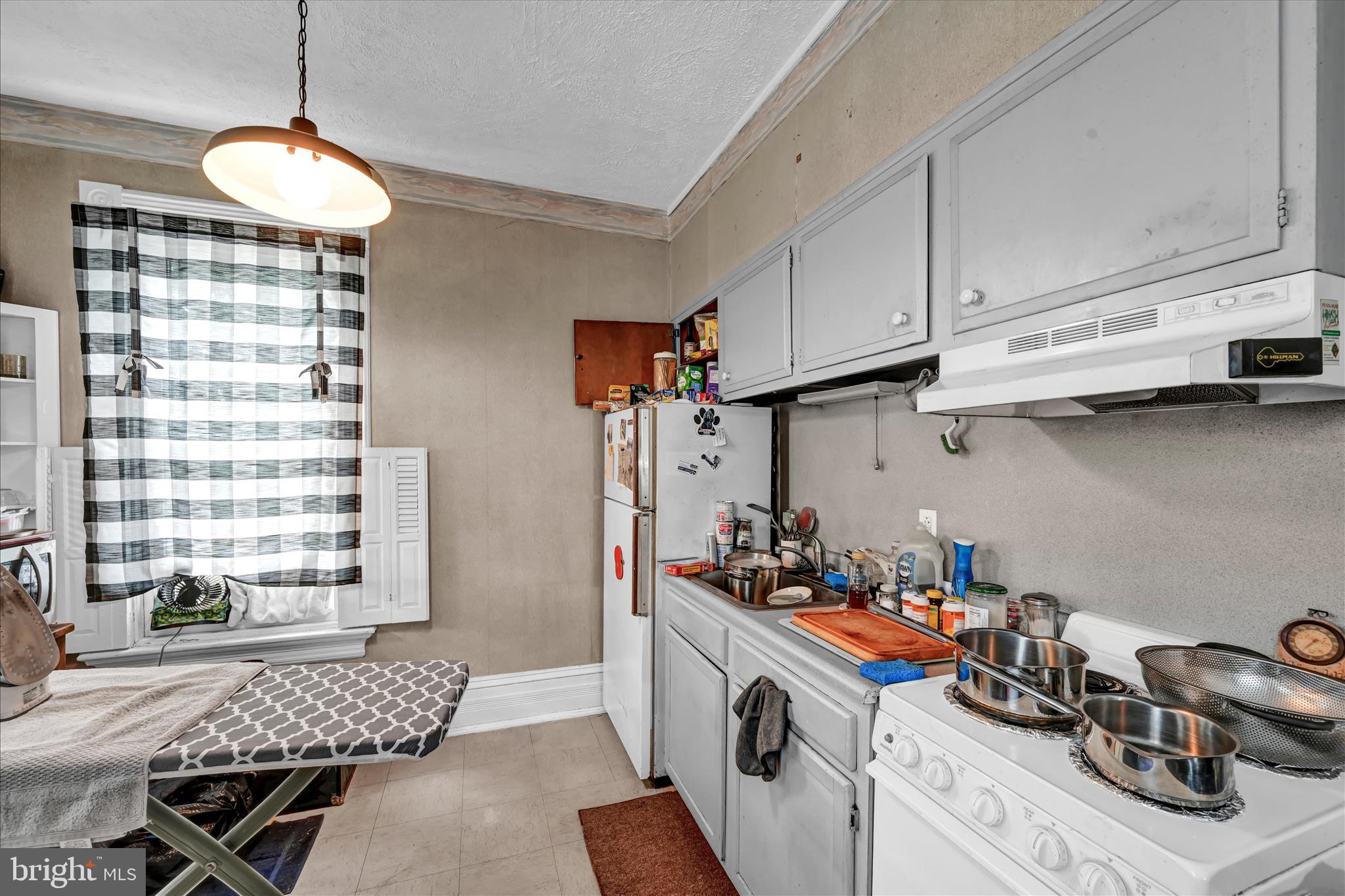 539 Linden Avenue York, PA 17404 - Photo 41 of 51 Apartment 5 - Kitchen
